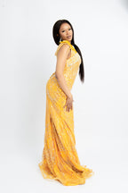 Luxury Yellow Beaded Mermaid Evening Gown – Elegant Feather Detail Formal Dress for Weddings & Gala Events